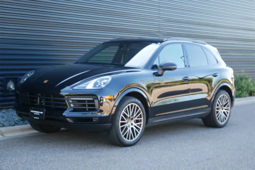 2023 Porsche Cayenne Platinum Edition photo 1