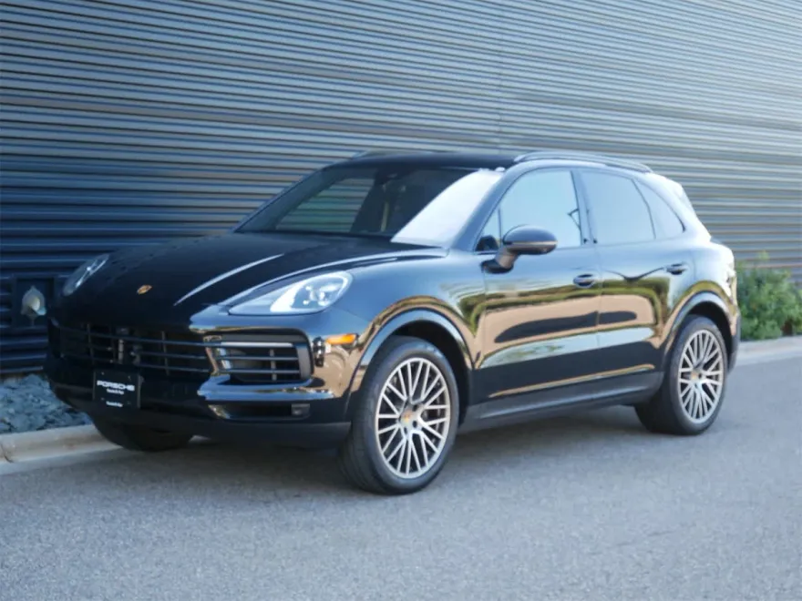 2023 Porsche Cayenne Platinum Edition photo 1