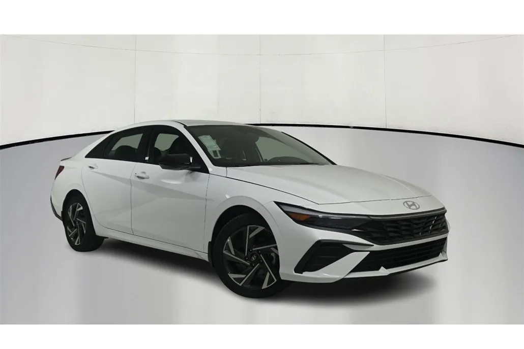 2025 Hyundai Elantra SEL Sport photo 1