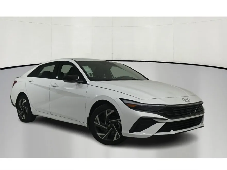 2025 Hyundai Elantra SEL Sport photo 1