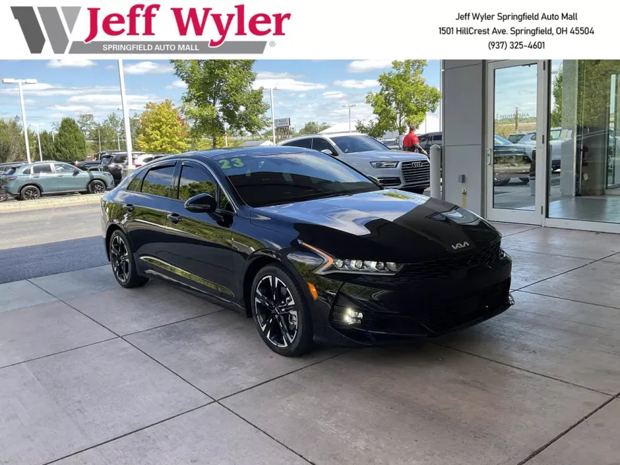 2023 Kia K5 GT-Line photo 1