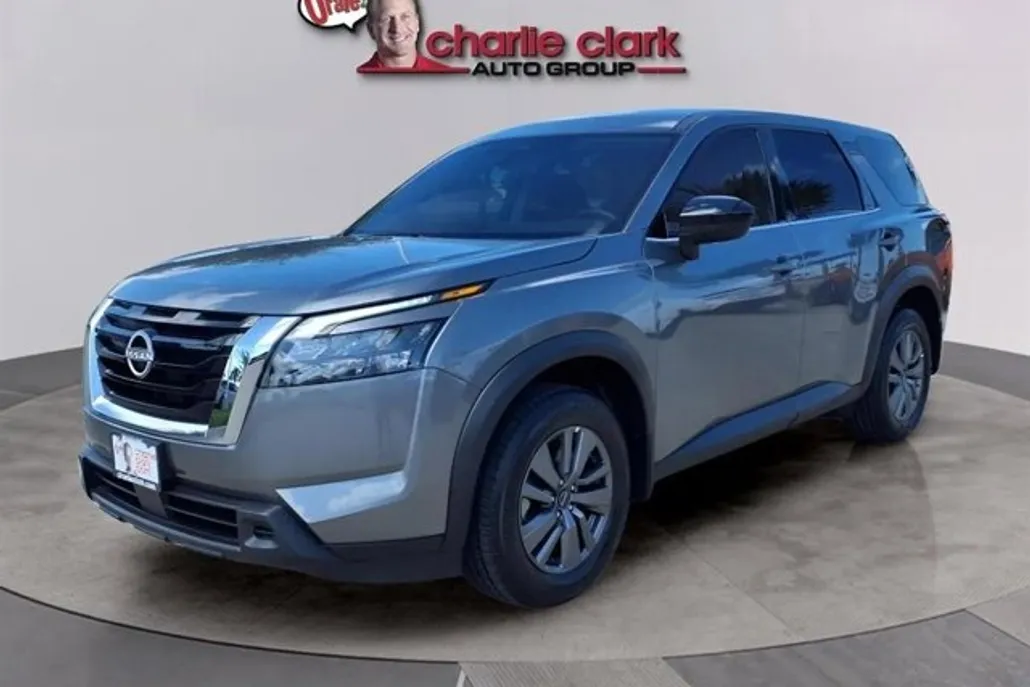 2025 Nissan Pathfinder S photo 1
