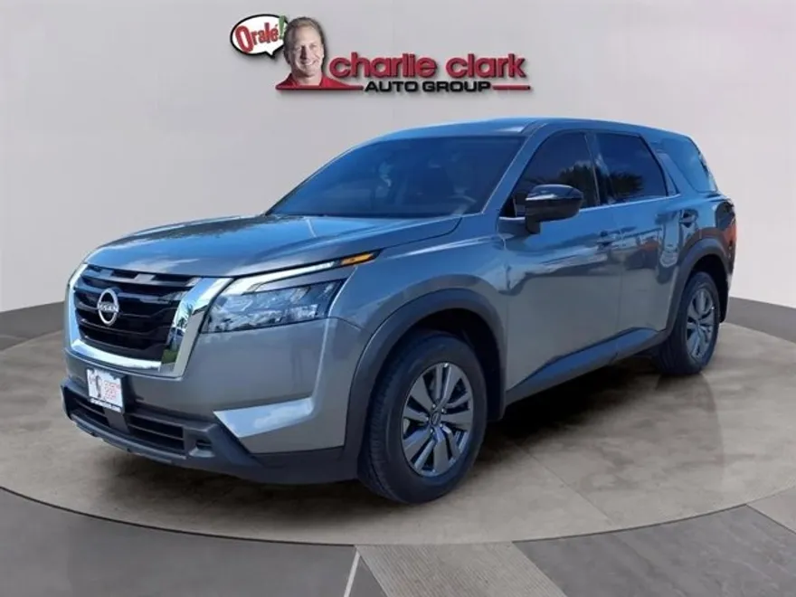 2025 Nissan Pathfinder S photo 1