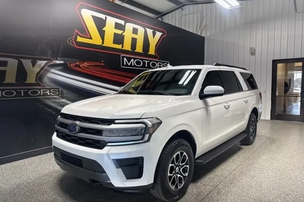 2022 Ford Expedition MAX XLT photo 1