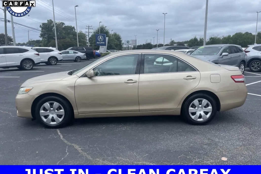 2010 Toyota Camry Base photo 1