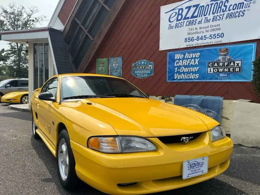 1995 Ford Mustang GT photo 1