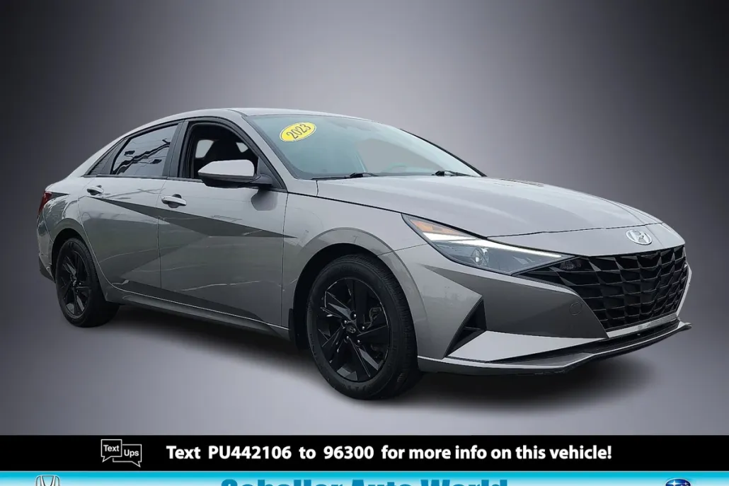 2023 Hyundai Elantra SEL photo 1