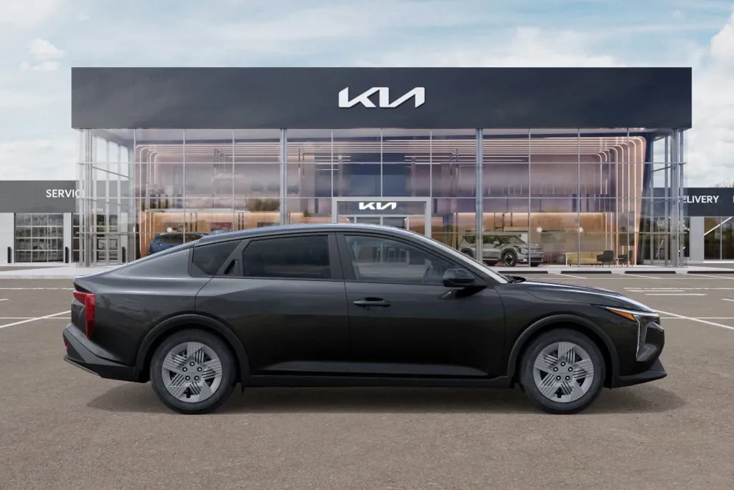 2025 Kia K4 LX photo 1