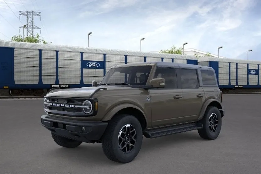 2025 Ford Bronco Outer Banks photo 1