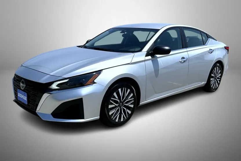 2024 Nissan Altima 2.5 SV photo 1