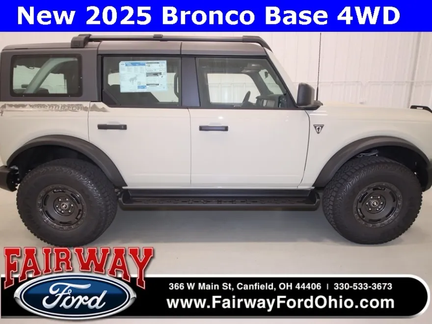 2025 Ford Bronco Base photo 1