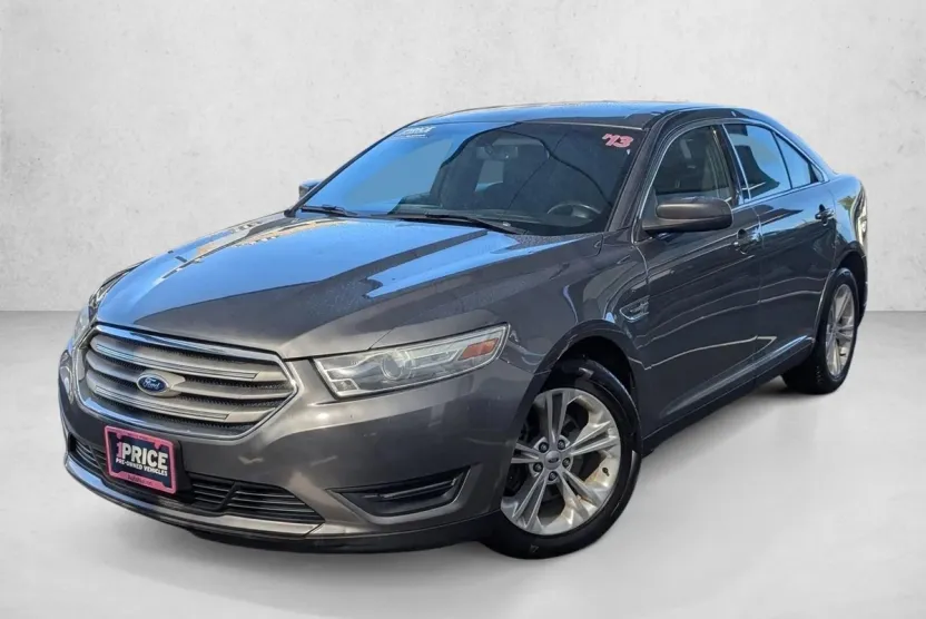 2013 Ford Taurus SEL photo 1