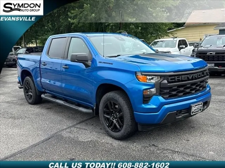 2022 Chevrolet Silverado 1500 Custom photo 1