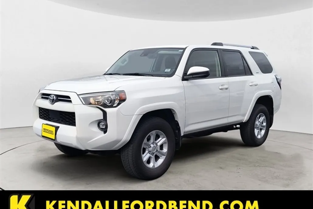 2022 Toyota 4Runner SR5 photo 1