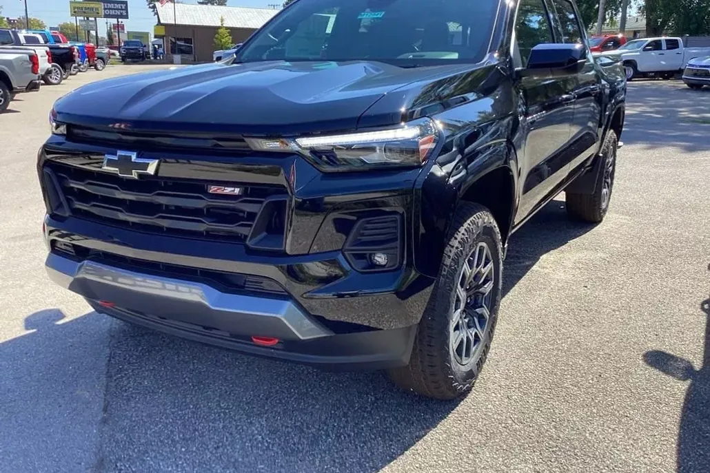 2026 Chevrolet Colorado Z71 photo 1