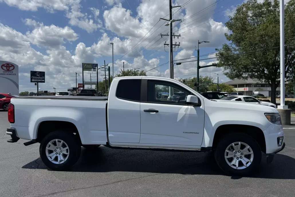 2019 Chevrolet Colorado LT photo 1
