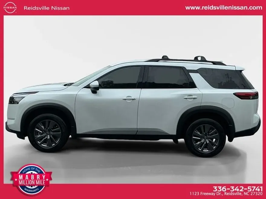 2025 Nissan Pathfinder SV photo 1