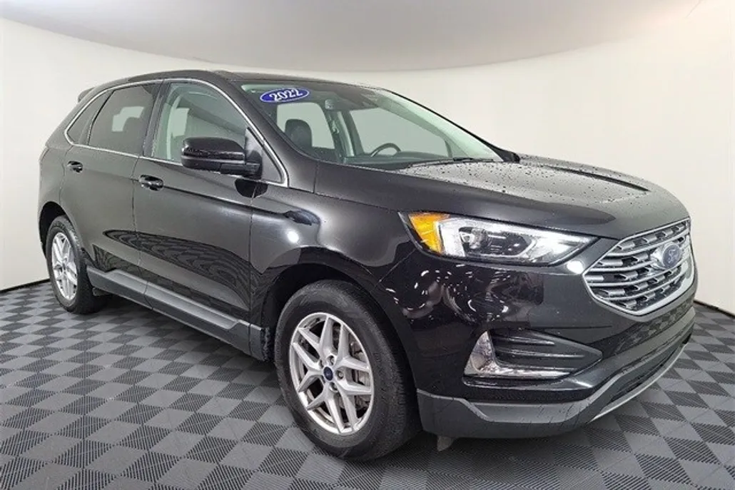 2022 Ford Edge SEL photo 1