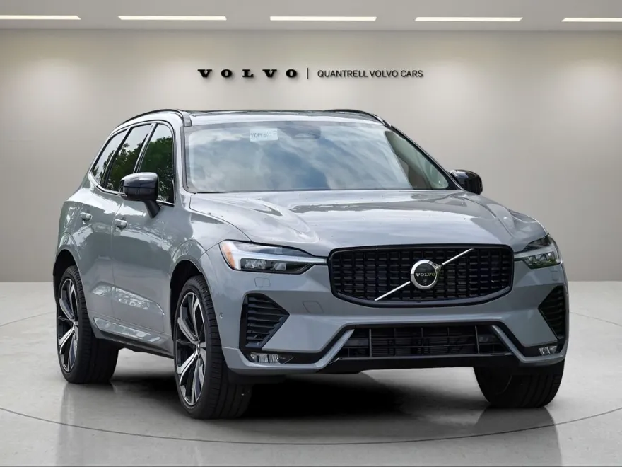 2025 Volvo XC60 B5 photo 1