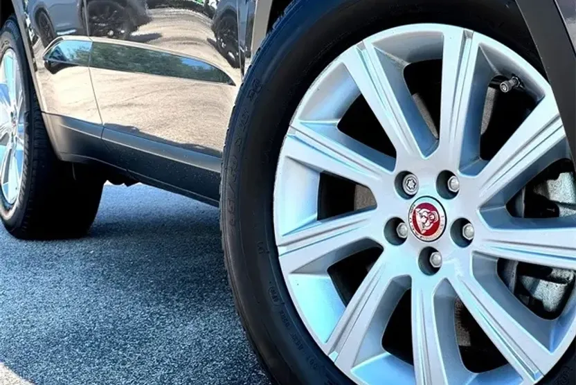2020 Jaguar E-PACE Base photo 1