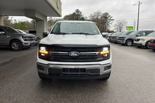 2025 Ford F-150 XLT photo 2