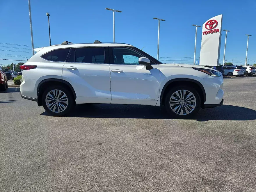 2021 Toyota Highlander Platinum photo 1