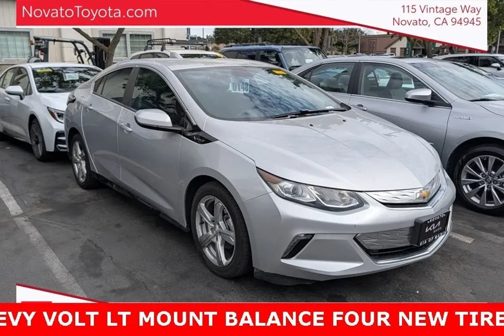 2019 Chevrolet Volt LT photo 1