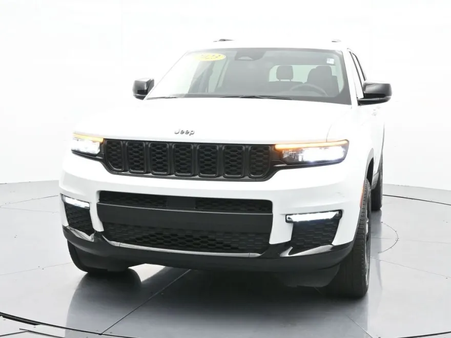 2023 Jeep Grand Cherokee Limited photo 1
