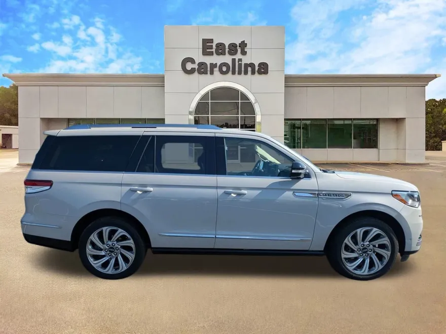 2024 Lincoln Navigator Reserve photo 1