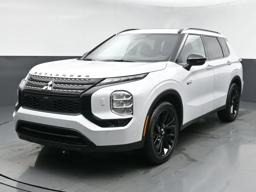 2025 Mitsubishi Outlander PHEV SEL Black Edition photo 1