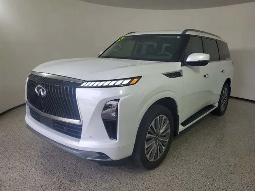 2025 Infiniti QX80 Luxe photo 1
