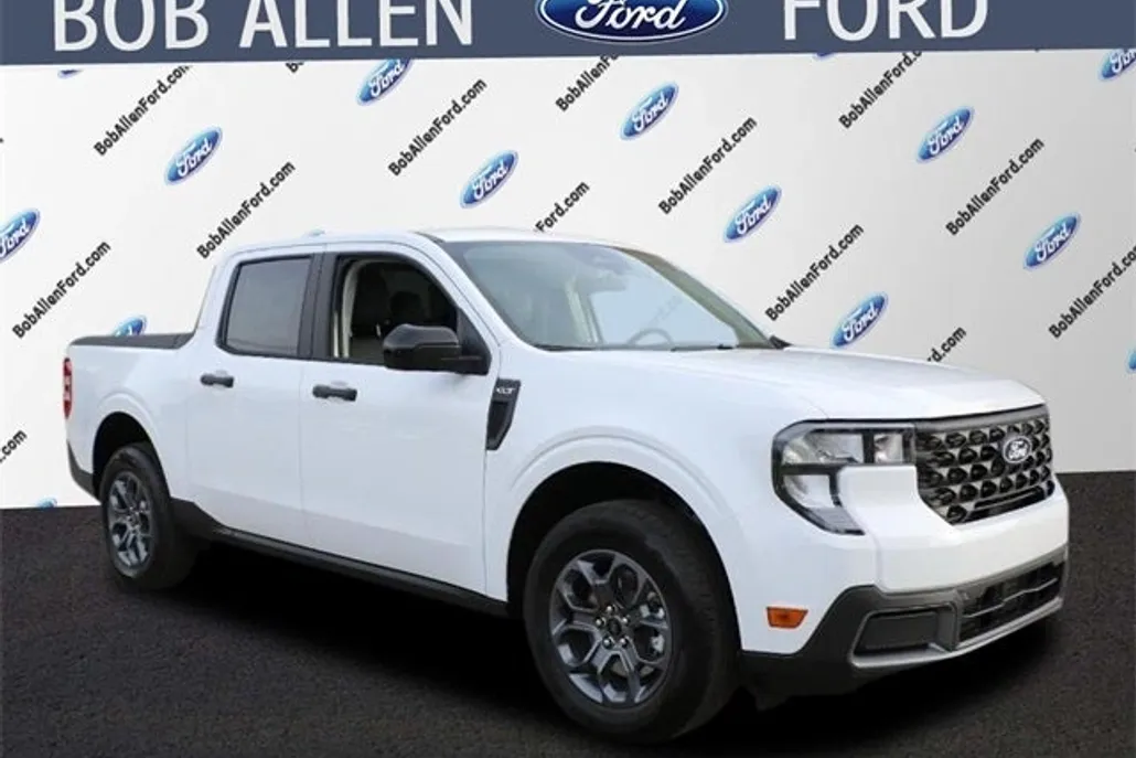 2025 Ford Maverick XLT photo 1