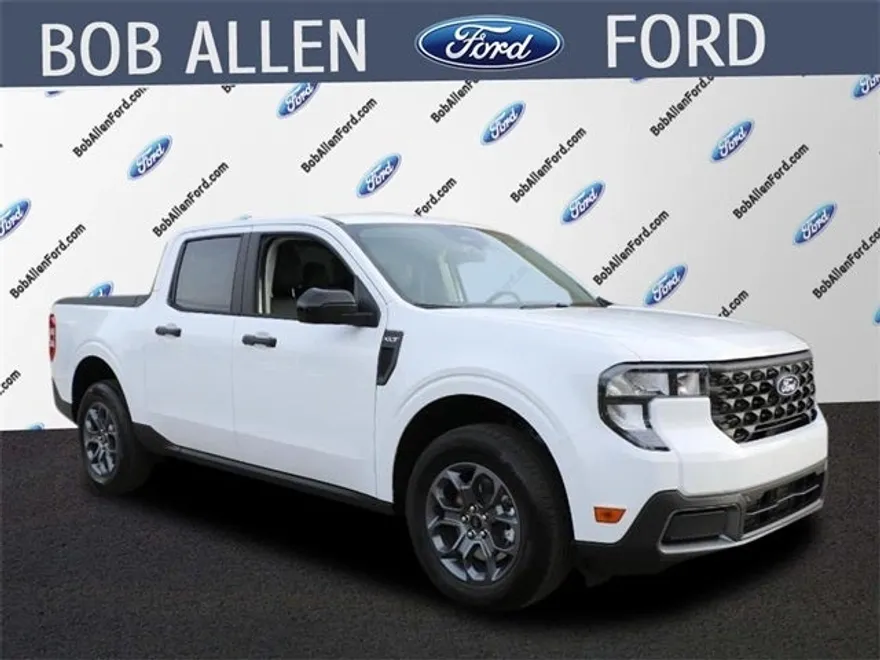 2025 Ford Maverick XLT photo 1