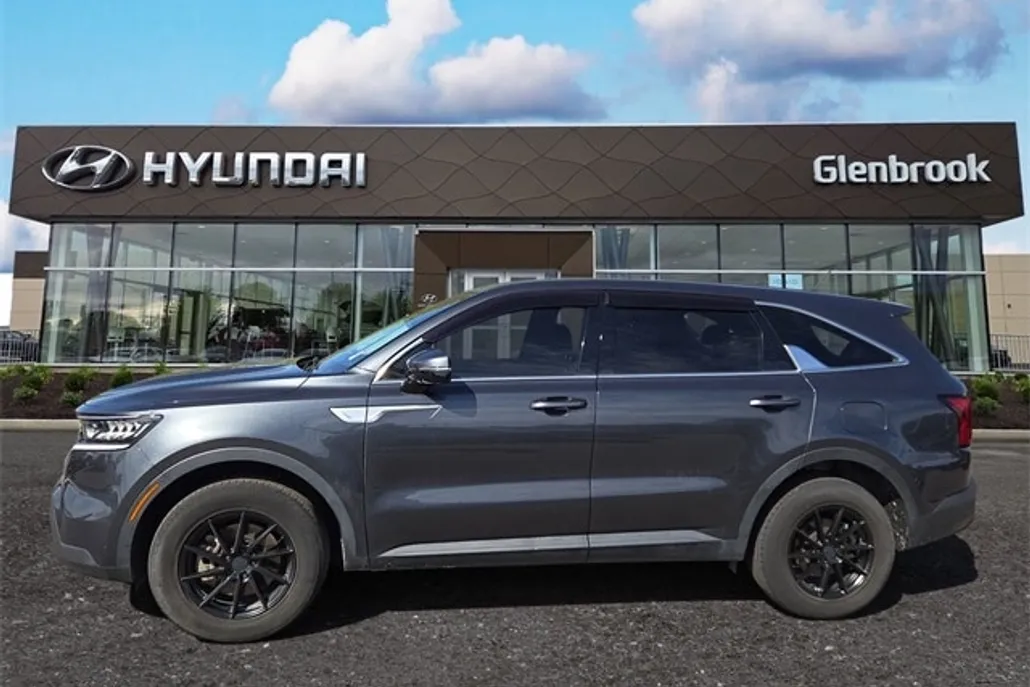 2022 Kia Sorento LX photo 1
