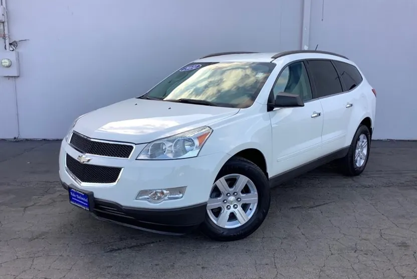 2011 Chevrolet Traverse 2LT photo 1