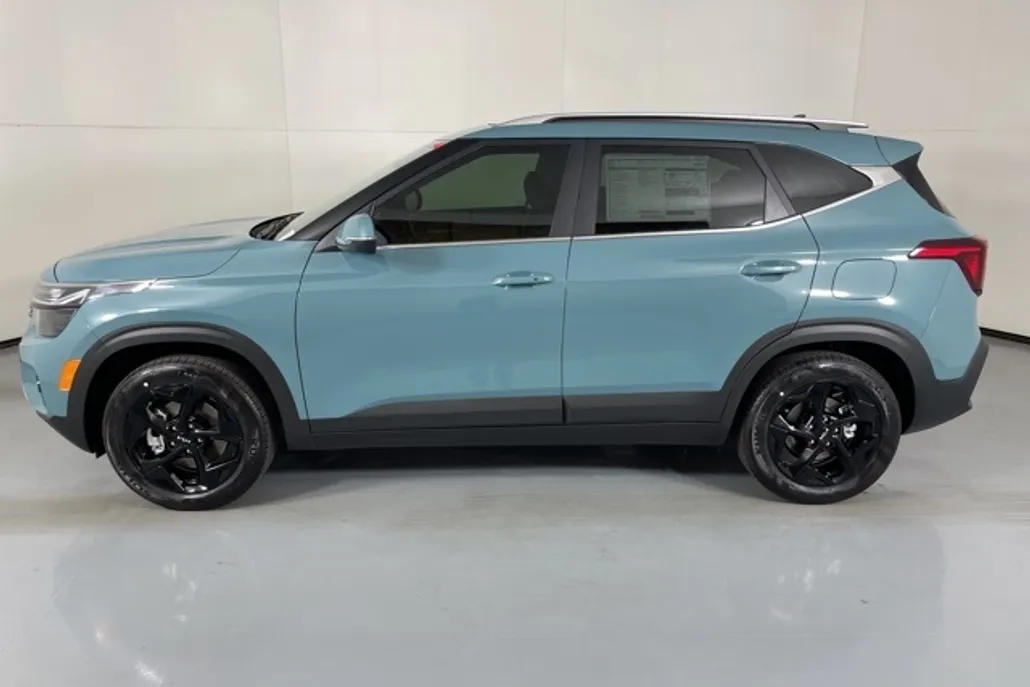 2026 Kia Seltos EX photo 1