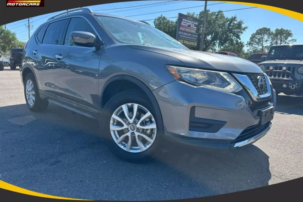 2020 Nissan Rogue SV photo 1