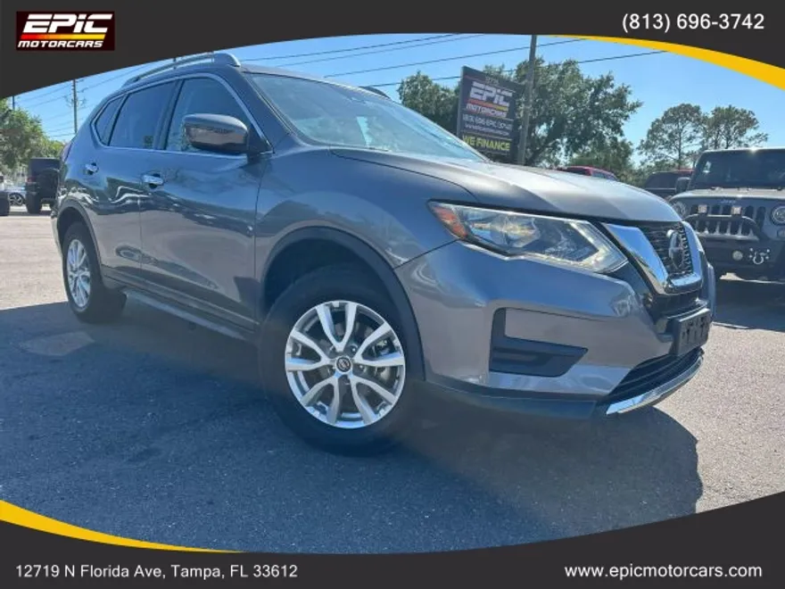 2020 Nissan Rogue SV photo 1