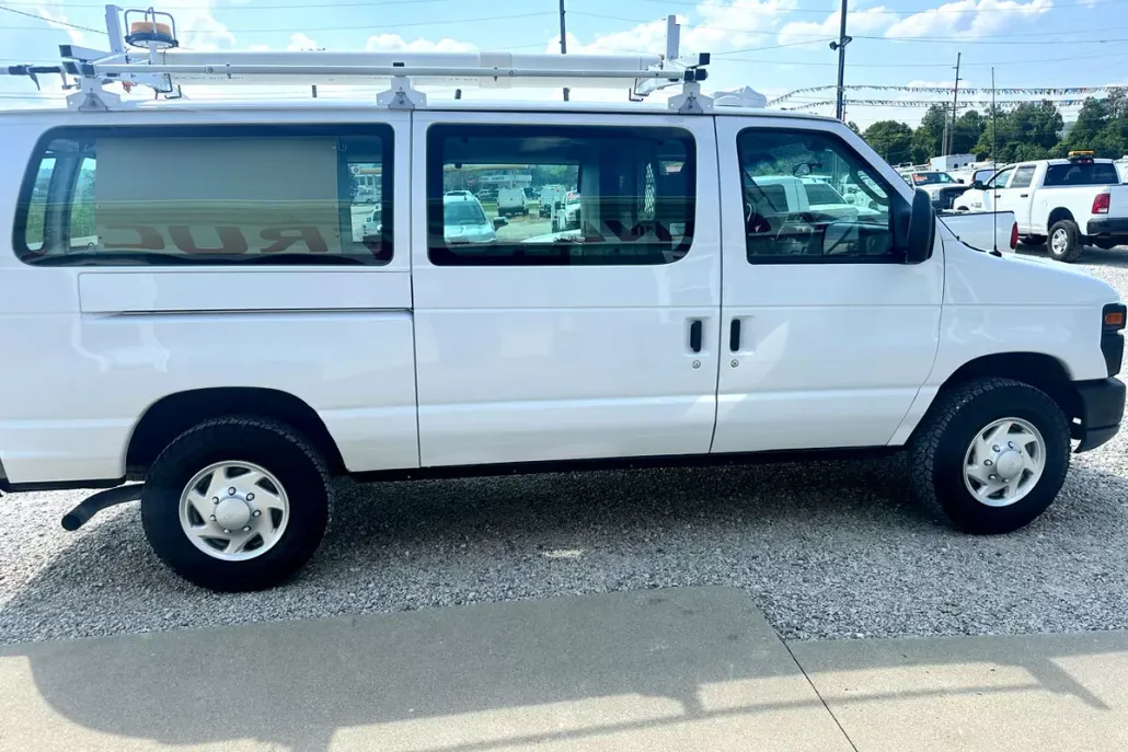 2012 Ford E-350 photo 1