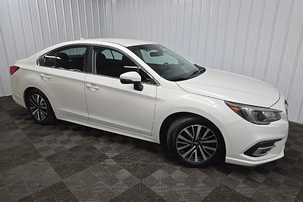 2019 Subaru Legacy 2.5i Premium photo 1