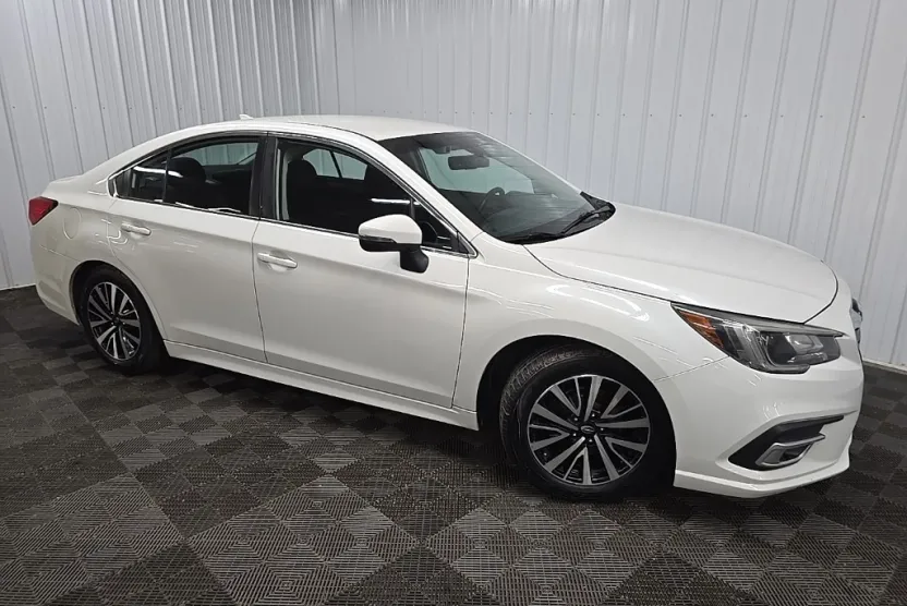2019 Subaru Legacy 2.5i Premium photo 1