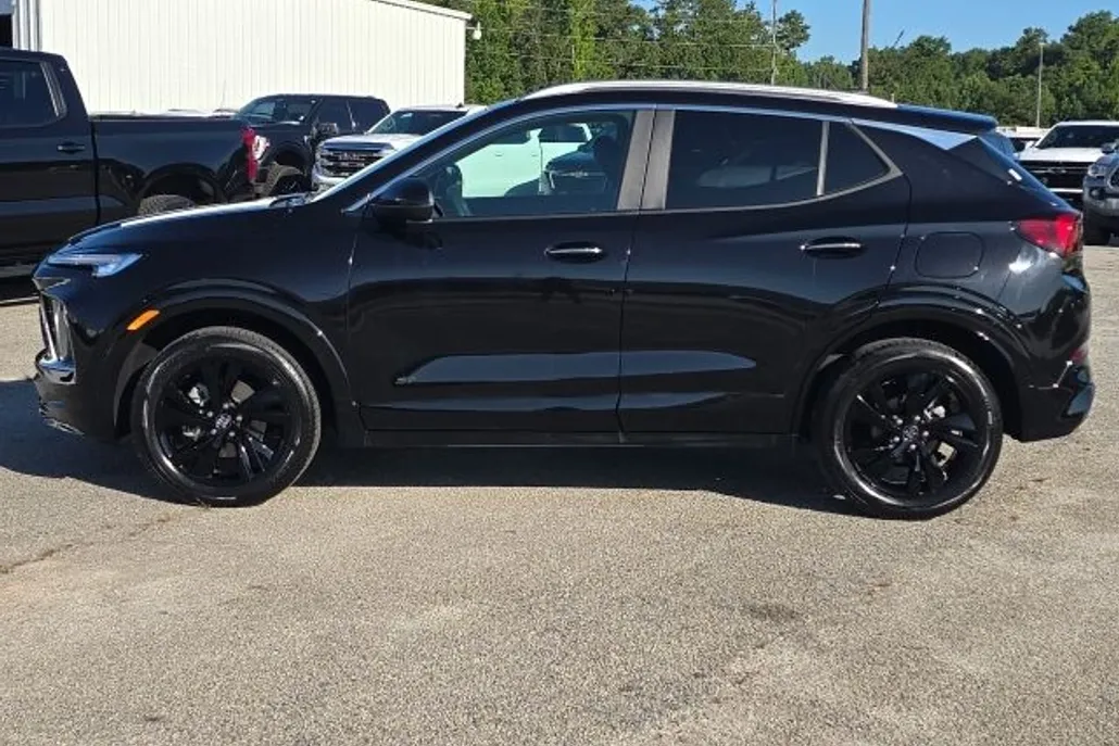 2025 Buick Encore GX Sport Touring photo 1