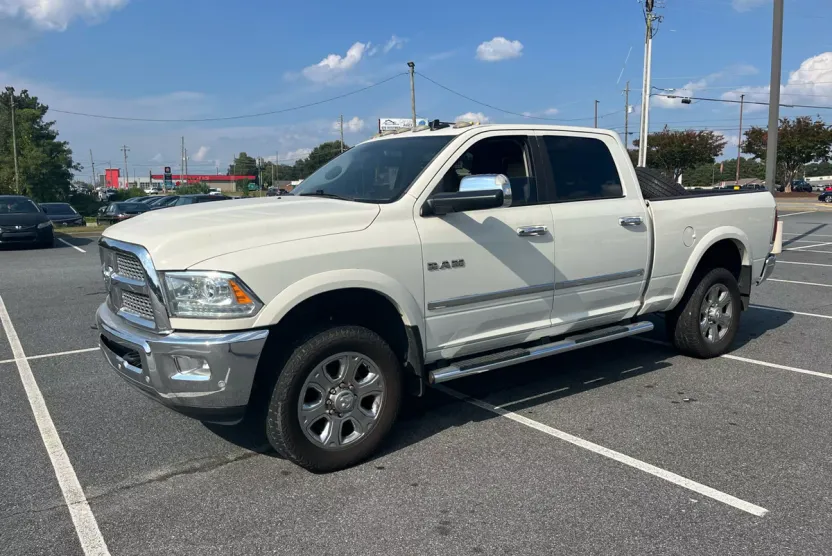 2016 Ram 2500 Laramie photo 1