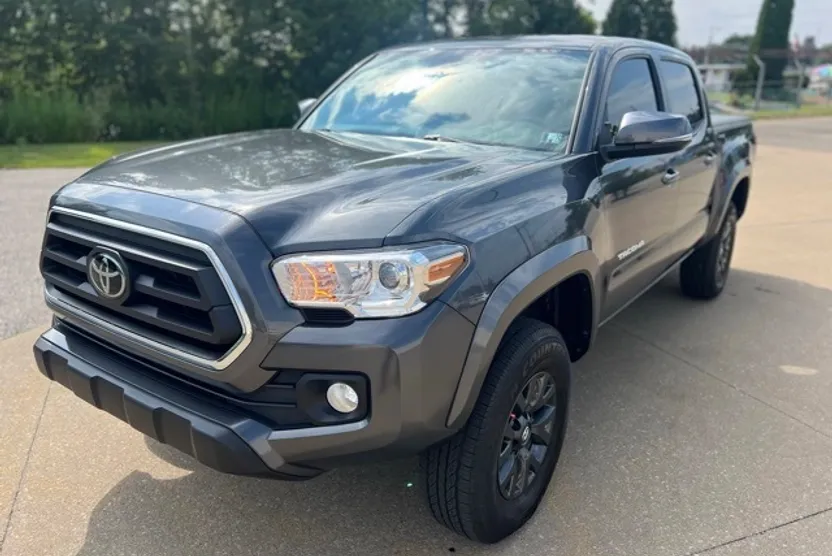 2023 Toyota Tacoma SR5 photo 1