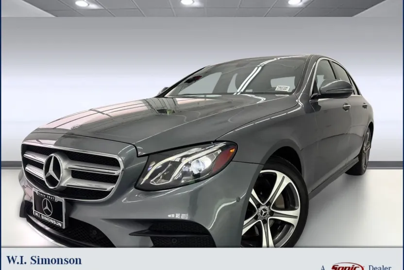 2017 Mercedes Benz E 300 Sport Sedan photo 1