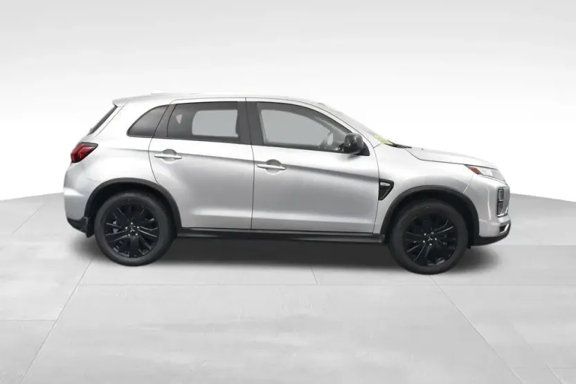 2022 Mitsubishi Outlander Sport LE photo 1