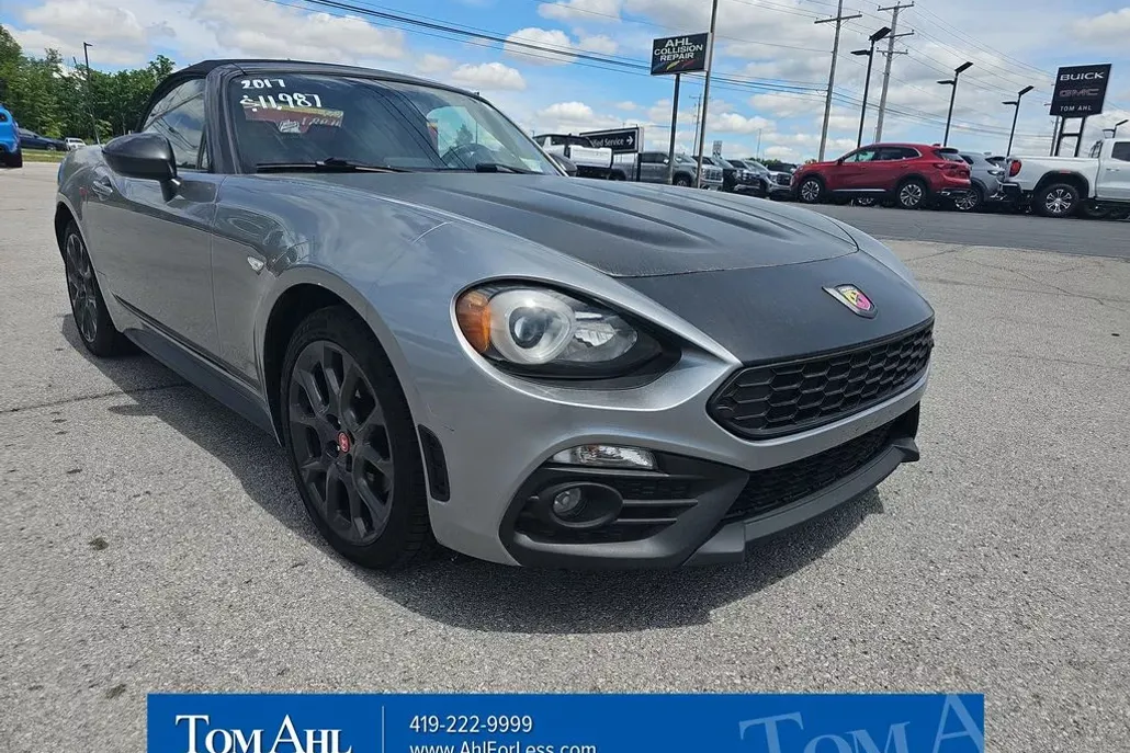 2017 Fiat 124 Spider Abarth photo 1