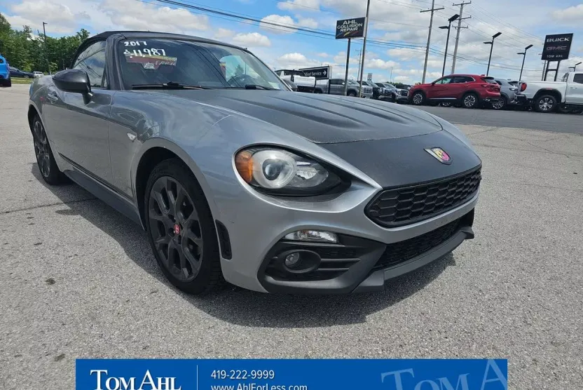 2017 Fiat 124 Spider Abarth photo 1