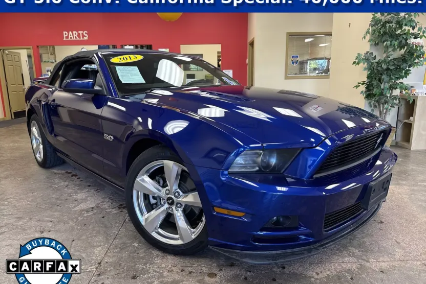 2013 Ford Mustang Convertible photo 1