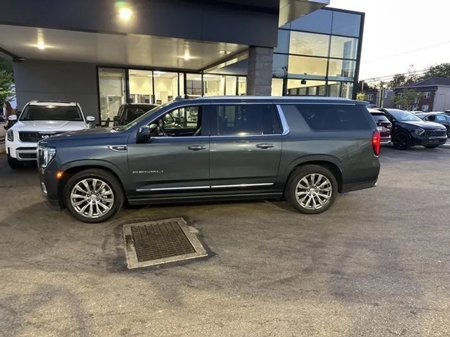 2021 Gmc Yukon XL Denali photo 1